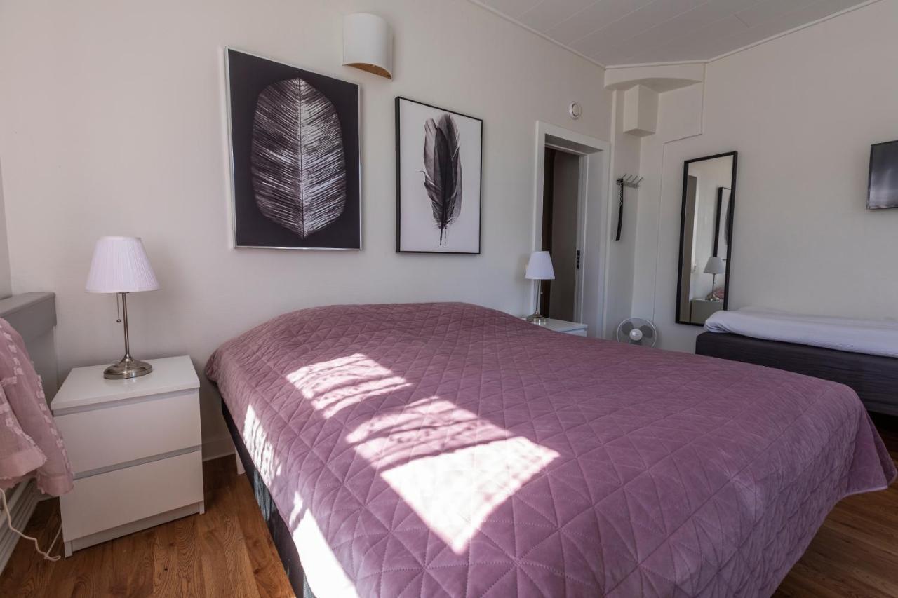 Jaernvaegshotellet B&B Skara Exteriér fotografie