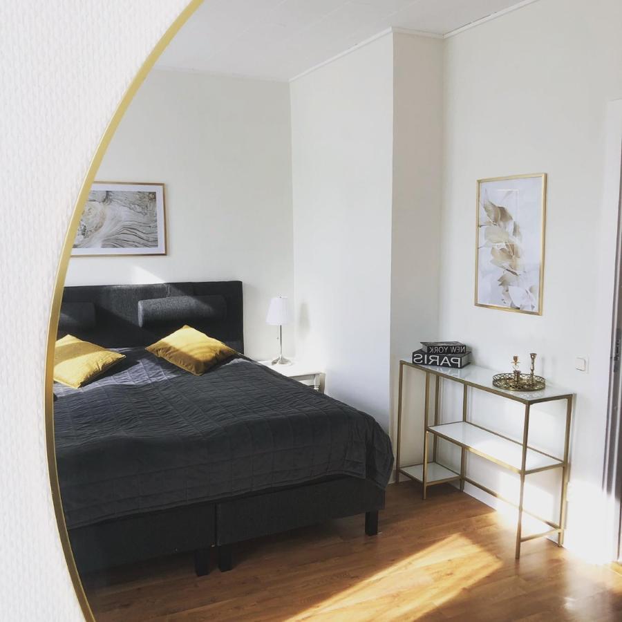 Jaernvaegshotellet B&B Skara Exteriér fotografie
